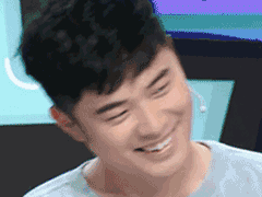 我就笑笑不说话表情包动态gif表情图片 - 找表情上